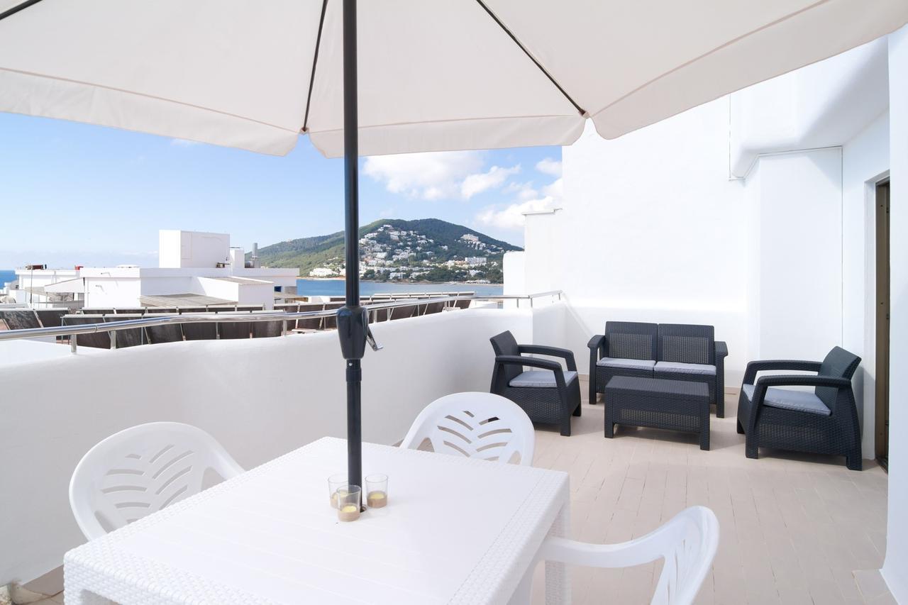 Apartamentos Bon Lloc Санта-Эулалия-дель-Рио Экстерьер фото
