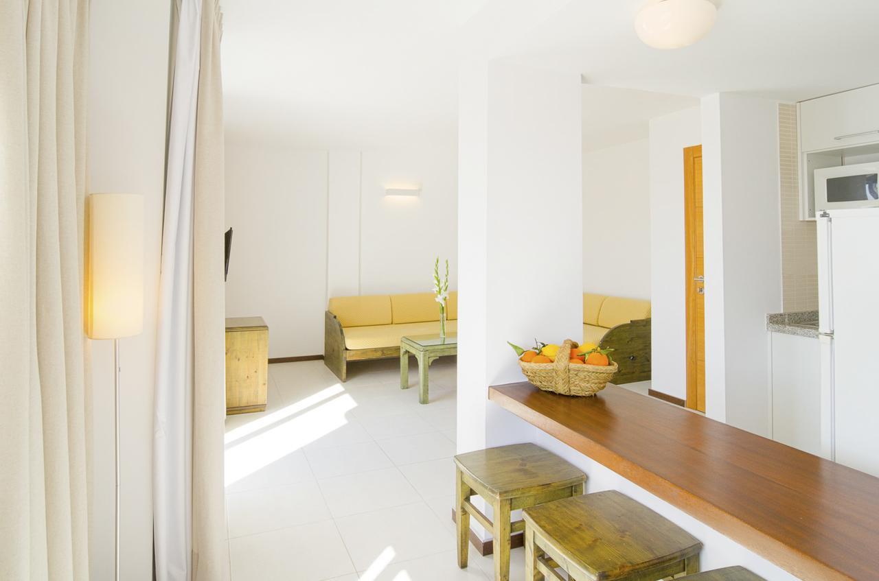 Apartamentos Bon Lloc Санта-Эулалия-дель-Рио Экстерьер фото
