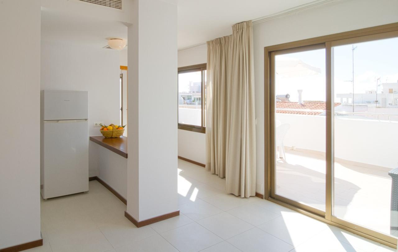 Apartamentos Bon Lloc Санта-Эулалия-дель-Рио Экстерьер фото