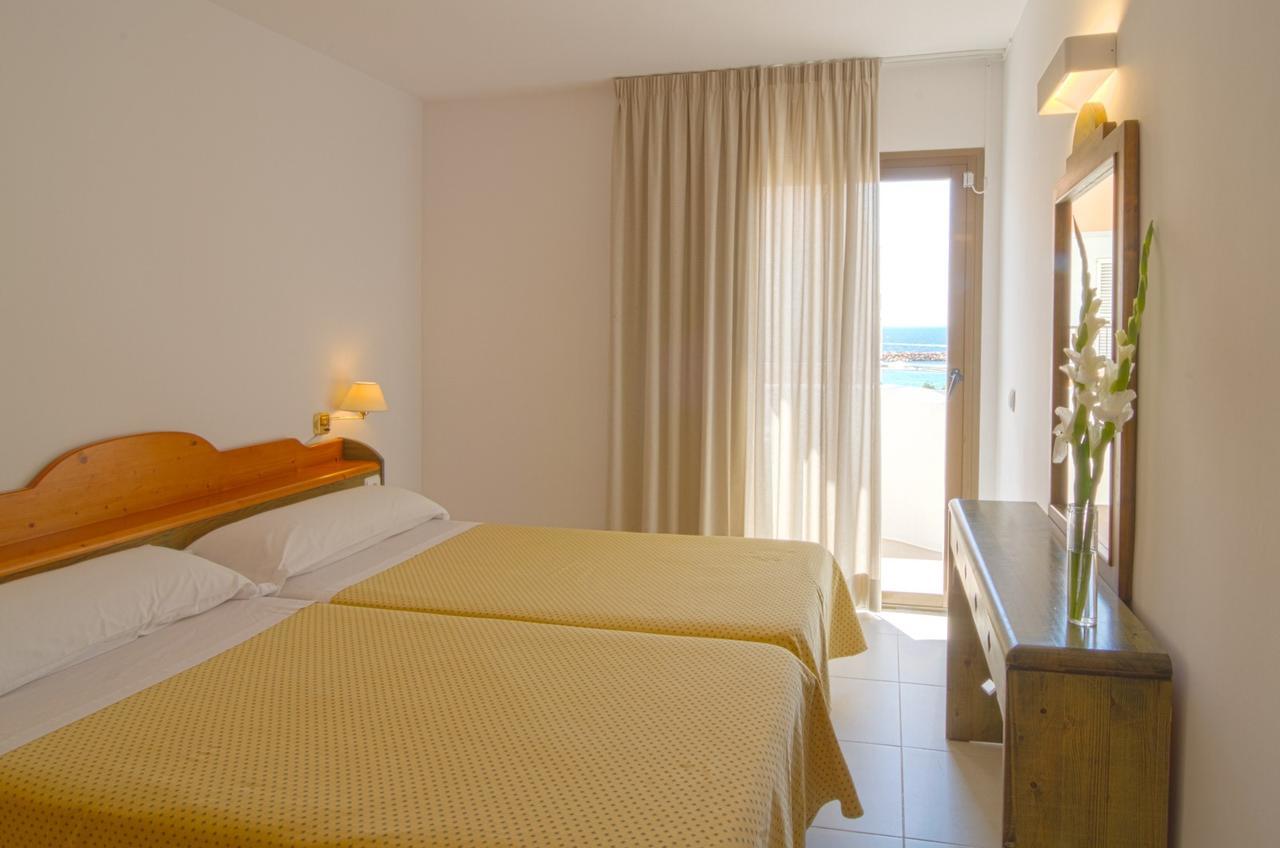 Apartamentos Bon Lloc Санта-Эулалия-дель-Рио Экстерьер фото