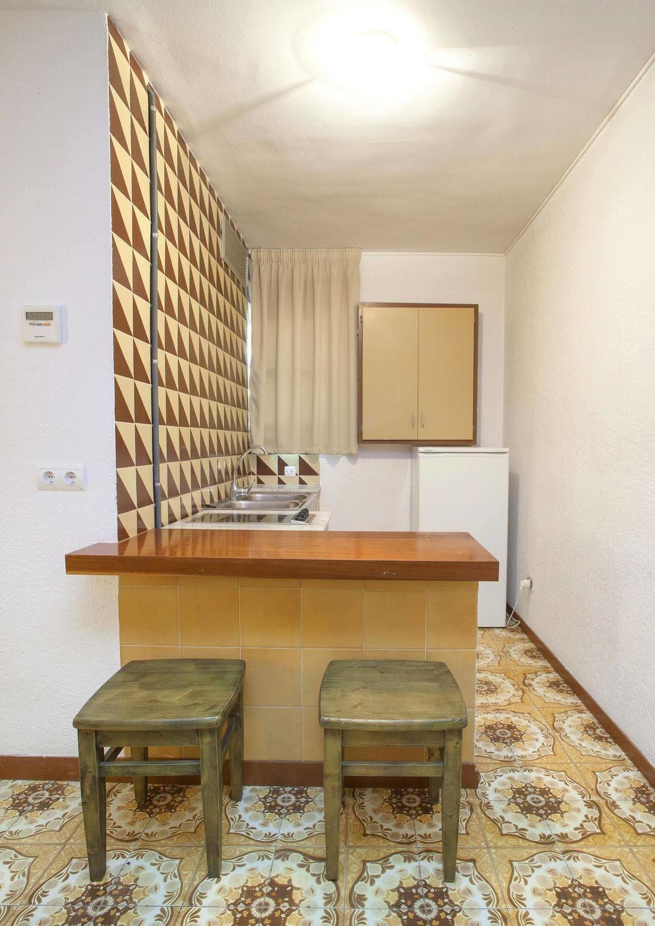 Apartamentos Bon Lloc Санта-Эулалия-дель-Рио Экстерьер фото