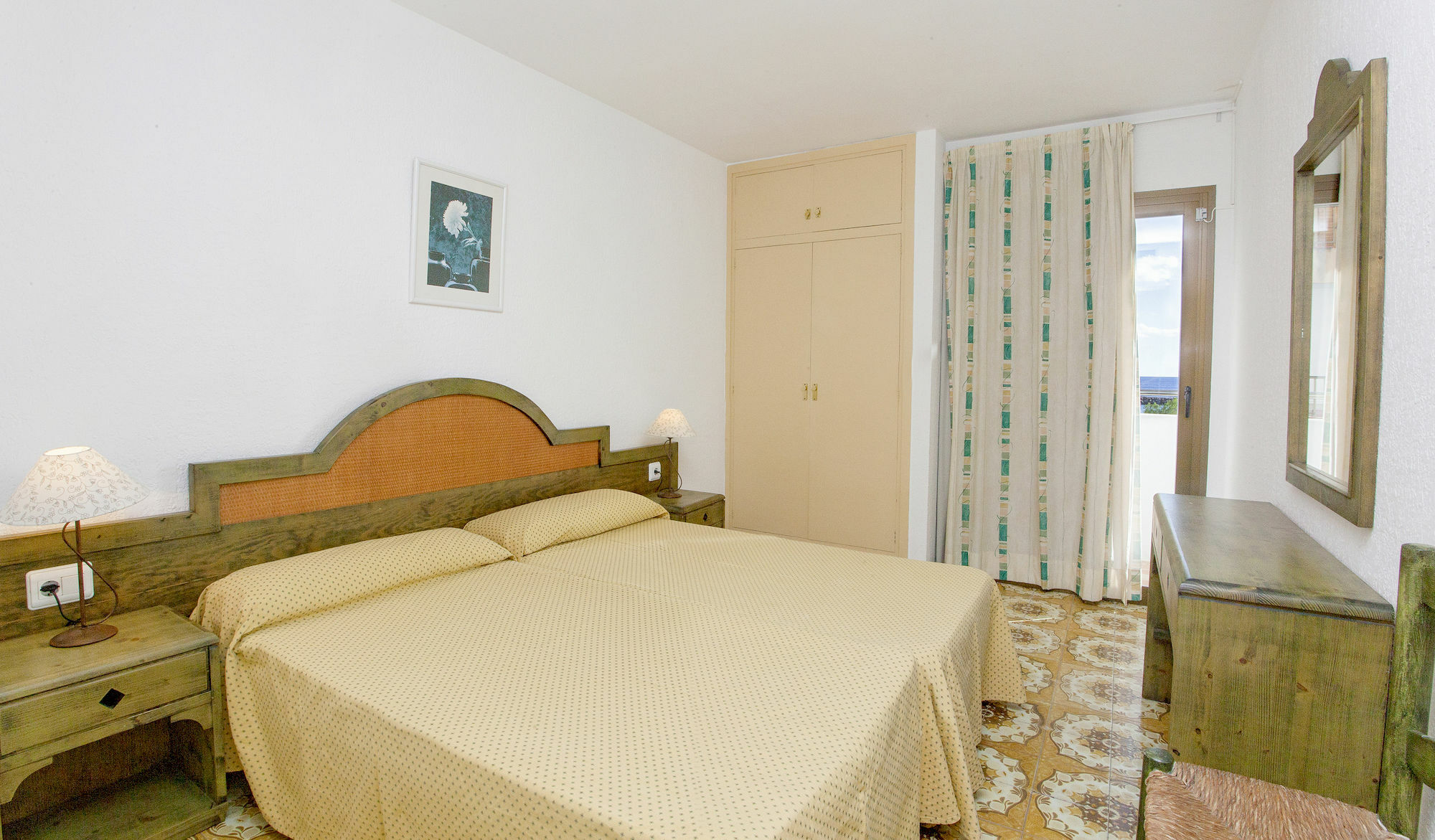 Apartamentos Bon Lloc Санта-Эулалия-дель-Рио Экстерьер фото