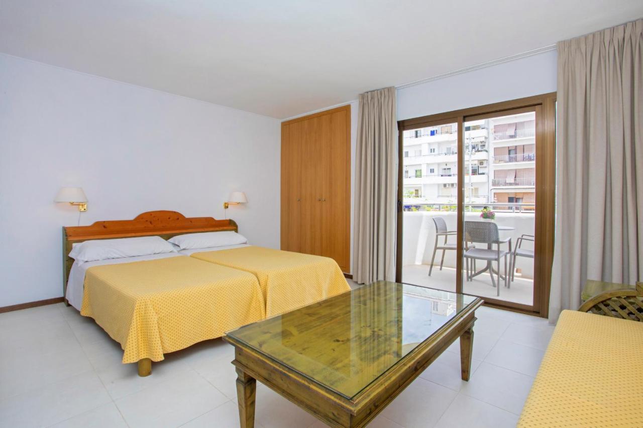 Apartamentos Bon Lloc Санта-Эулалия-дель-Рио Экстерьер фото